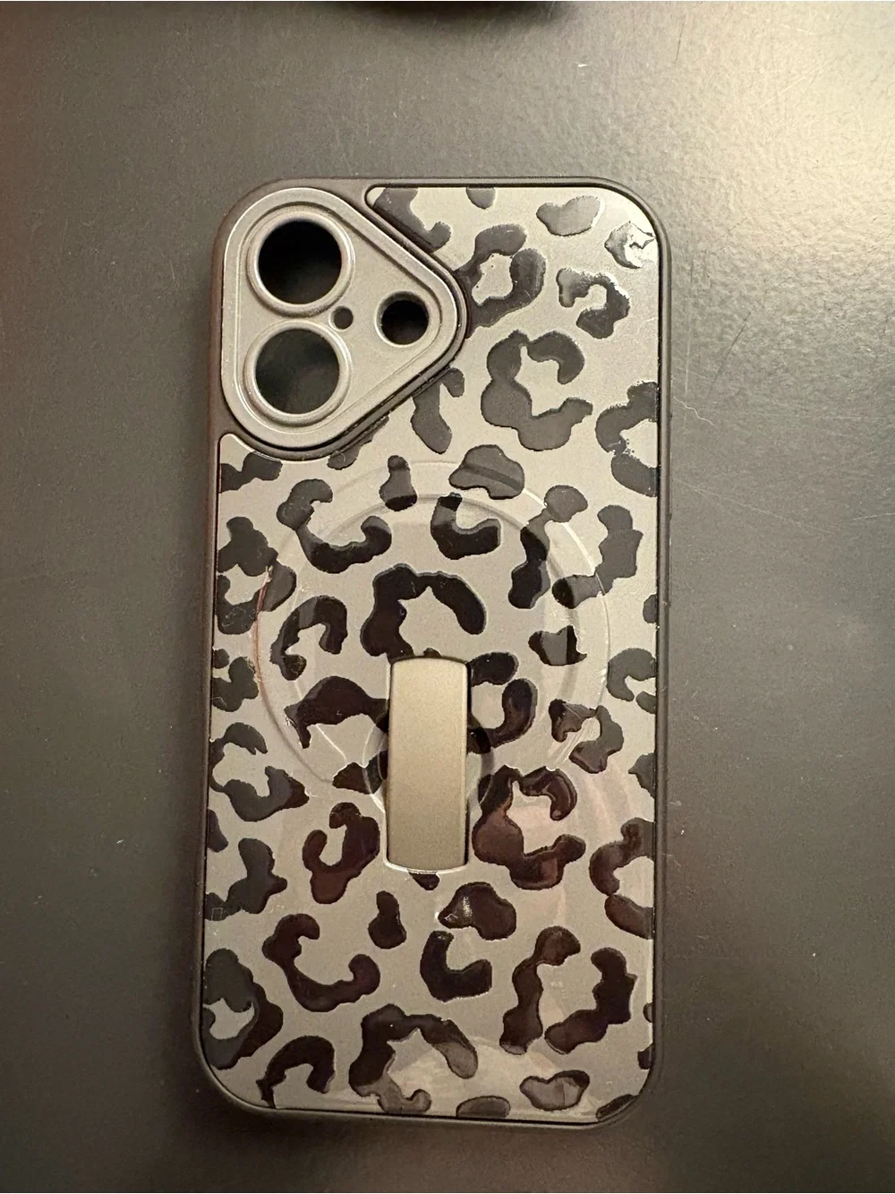 Leopard Print Gray iPhone 16 Case with pull out finger loop